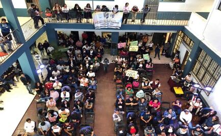 Casi 700 alumnos de la UABJO, en riesgo de perder 2 semestres y lugares ganados en universidades