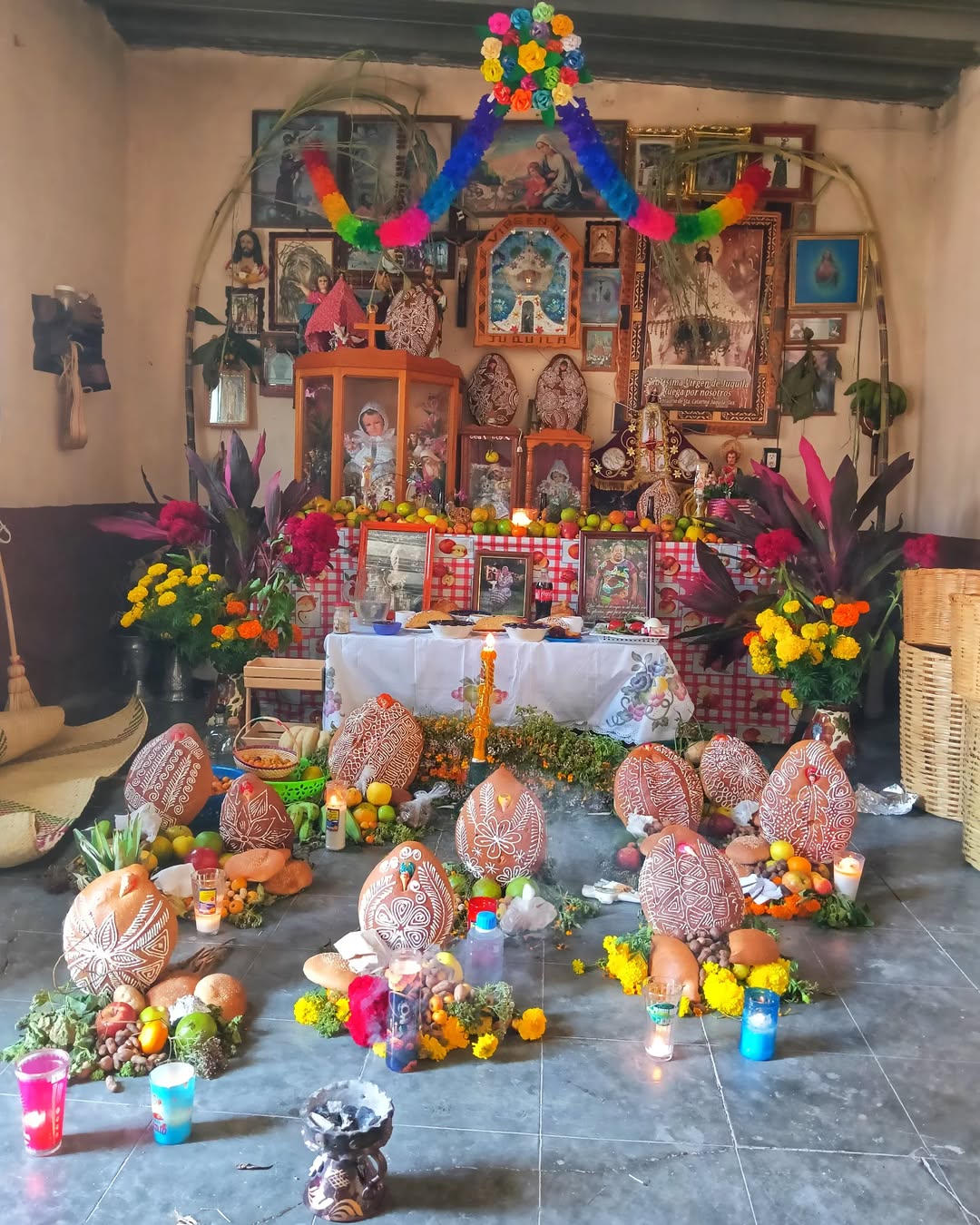 Altar en Mitla. Foto:  alejandro_mezcal, Instagram