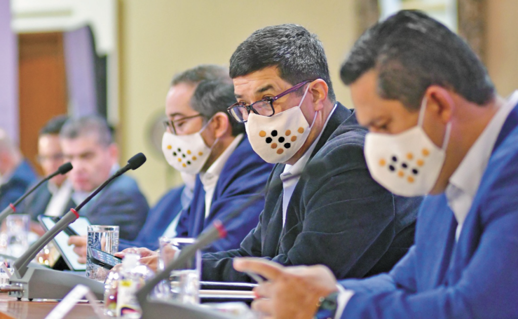 Gobernadores entran “tarde” a puja por vacunas