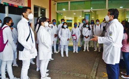 Estudiantes de Medicina acusan que les condicionan servicio social a no embarazarse ni pedir ninguna incapacidad