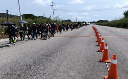 Caravana "Por la libertad", integrada por alrededor de 200 personas migrantes, ingresa a territorio oaxaqueño