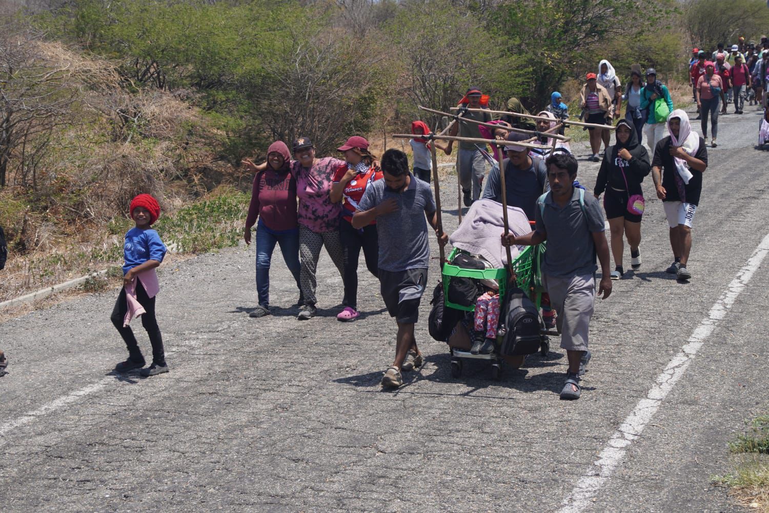 Tras 10 días de recorrer Oaxaca en Viacrucis, gobierno estatal brinda atención médica a 3 mil migrantes