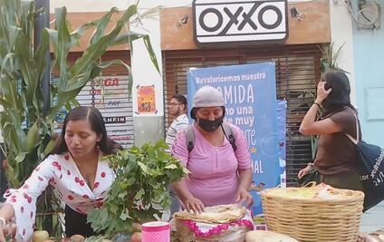 Con clausura simbólica de tienda de conveniencia, exigen en Oaxaca acciones a favor de una alimentación sana