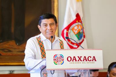 Va Jara por reordenamiento del transporte en Oaxaca; atribuye caos a gobiernos anteriores