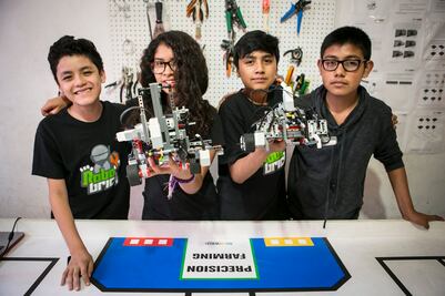 Robobricks, una escuela que enseña a fabricar robots