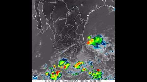 Onda tropical 6 traerá tormentas, rachas de viento y actividad eléctrica a 3 regiones de Oaxaca