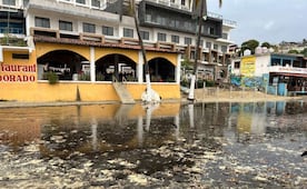 Juez federal admite amparo contra las descargas de aguas residuales en la playa de Puerto Escondido