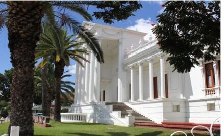 Exrectores e investigadores piden respetar autonomía de la UABJO y decisión de los universitarios