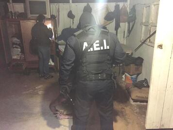 Detiene FGR a 6 agentes de investigación en operativo sorpresa