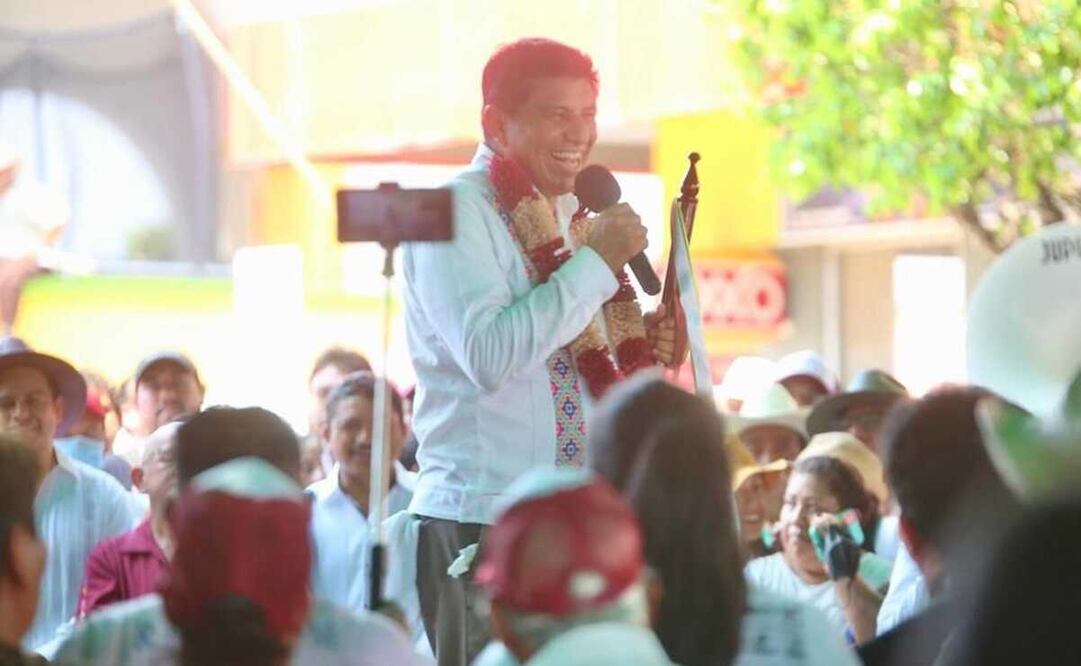 Salomón Jara aseguró que los pueblos y comunidades indígenas serán los protagonistas de su gobierno, en caso de ganar la elección. Foto: Especial