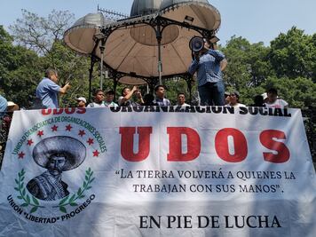 Protestan organizaciones sociales para exigir apoyos