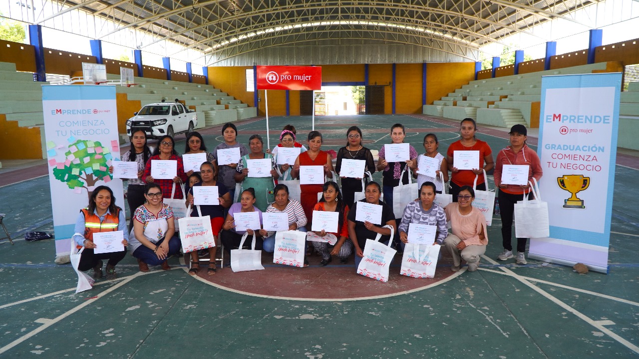 Capacita Minera Cutzcatlán a 26 mujeres de Oaxaca para que emprendan sus propios negocios. Foto: Especial