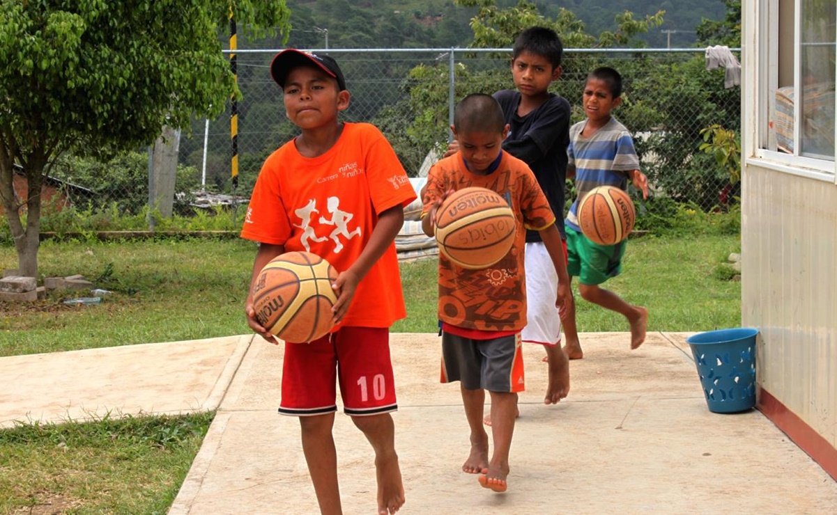 La violencia alcanza al basquetbol, única opción para no migrar en comunidades triquis de Oaxaca. Fotos: Juana García