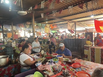 Mujeres comerciantes de Juchitán exigen un espacio digno para vender; no aceptarán reubicación