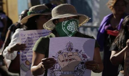 Exigen cancelar evento “provida” del gobierno capitalino; atenta contra derechos de las mujeres, acusan activistas