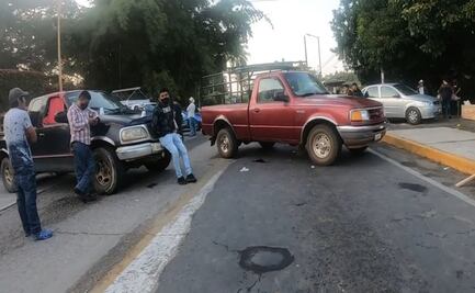 Denuncia Codeci agresiones con armas de fuego en bloqueo carretero que mantiene en Sierra Sur