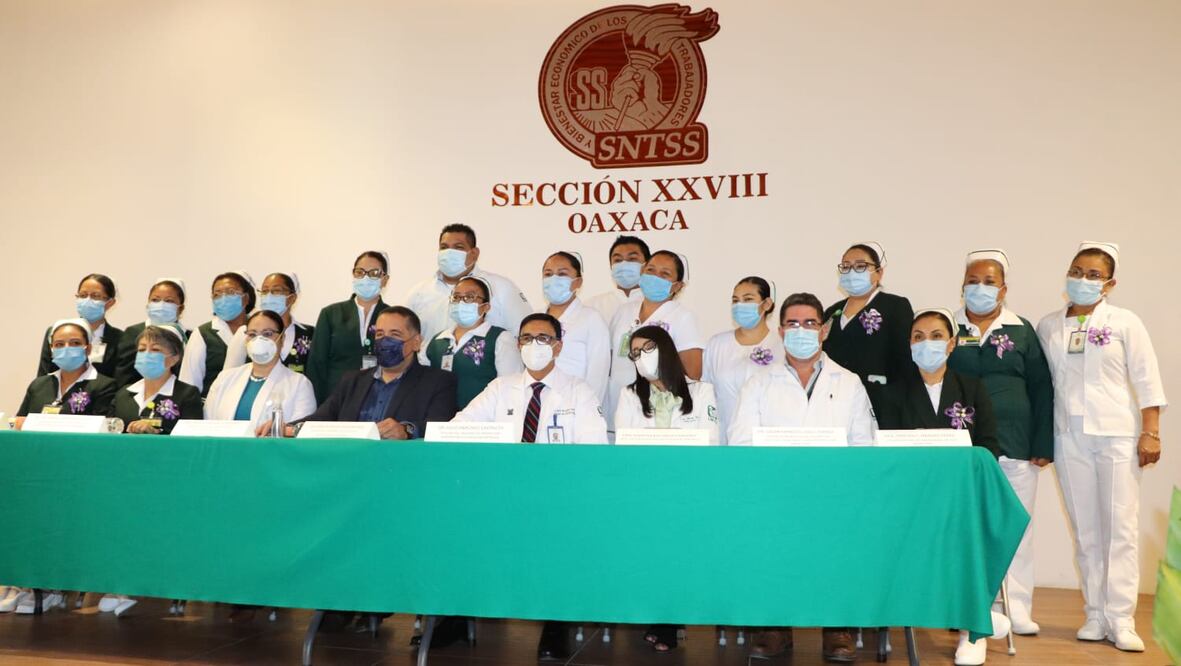 Reconoce gobierno de Oaxaca a 5 mil 070 profesionales de la salud en el Día Internacional de la Enfermería. Foto: Especial
