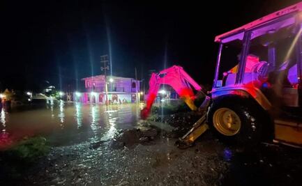 En La Ventosa, Oaxaca, el agua subió 2 metros e inundó a 3 mil familias; exigen comida y colchonetas