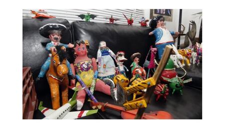 Javier, “el niño” con 2500 juguetes mexicanos