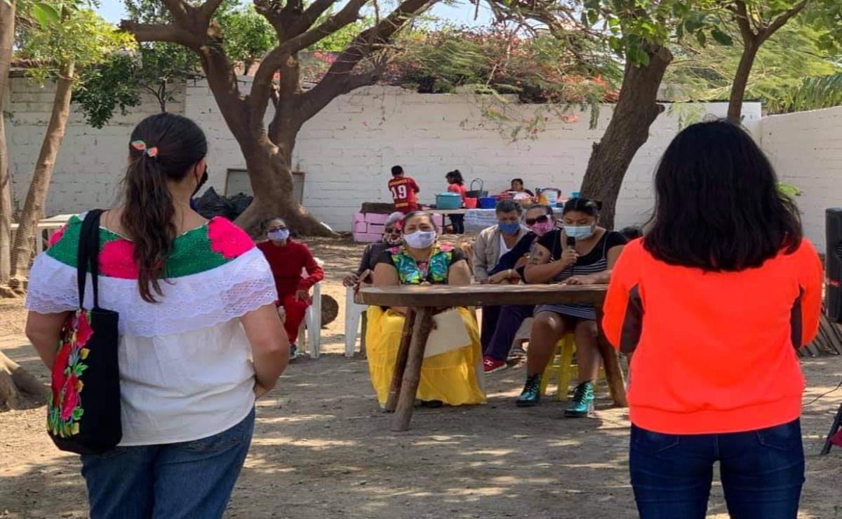 Promueven el zapoteco con un tianguis del maíz en Unión Hidalgo, en el Día de la Lengua Materna