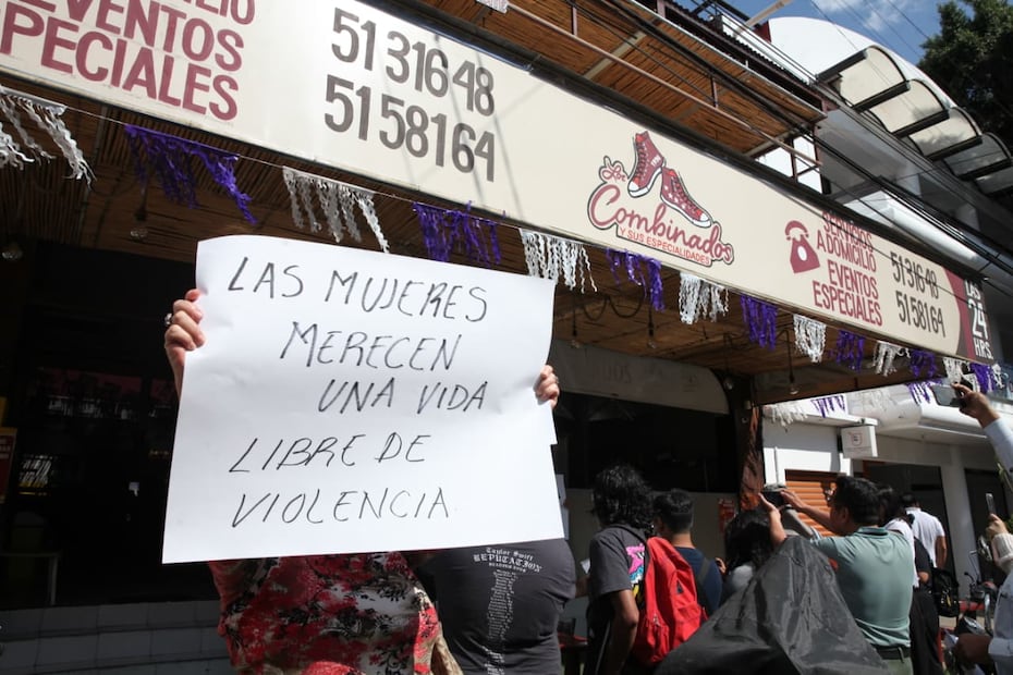 Efraíl busca recuperar su negocio tras ser víctima de violencia por parte de su expareja