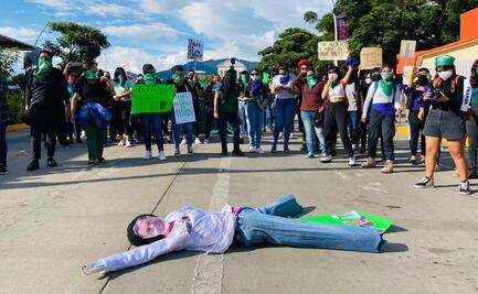 “Ni presa por abortar ni muerta por intentar”, gritan oaxaqueñas en marcha a favor del aborto