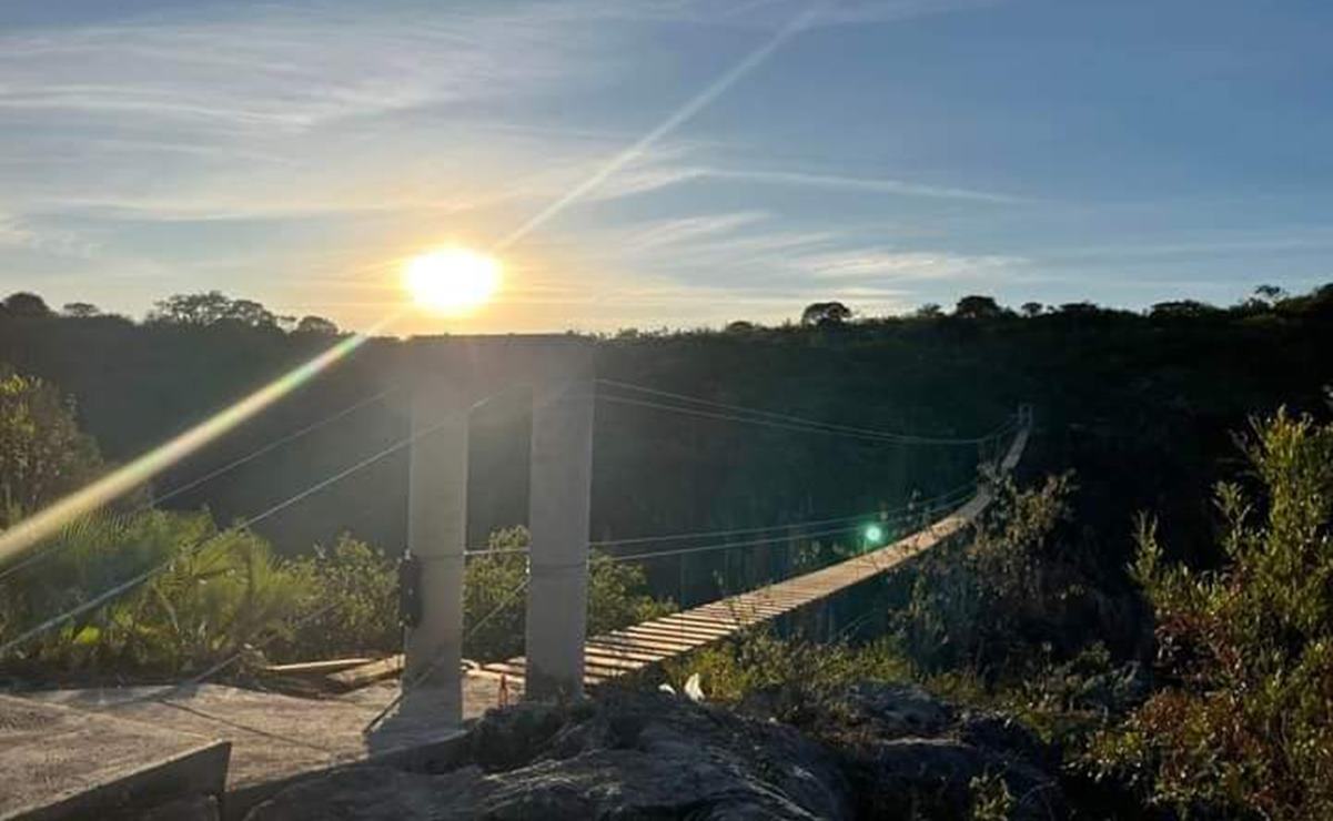 Tepejillo estrena puente colgante en la Mixteca de Oaxaca; busca frenar migración con ecoturismo