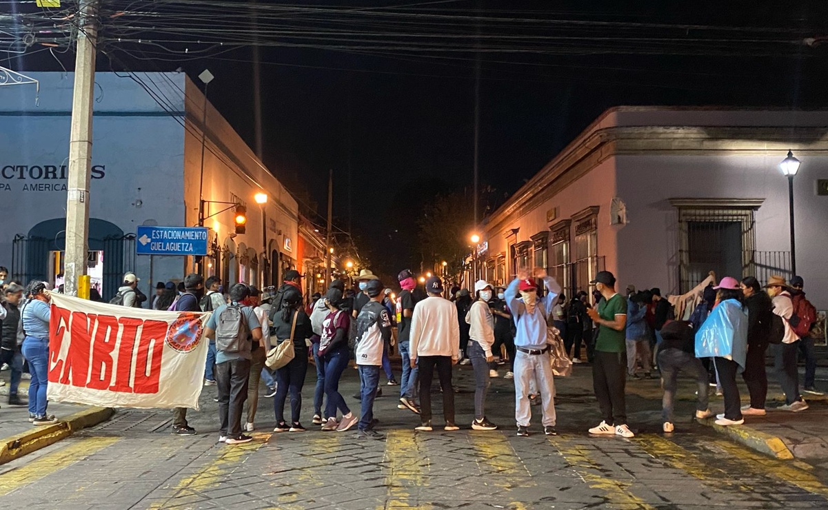 Recibe Gobierno de Oaxaca pliego petitorio de estudiantes normalistas