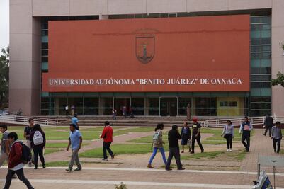 “Se está despojando a la universidad de su patrimonio”: Rector de la UABJO