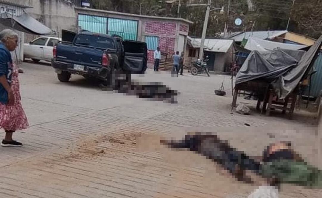 Hijos de exedil 3 de los 5 asesinados en enfrentamiento en Palacio Municipal de Amoltepec, Oaxaca. Foto: Especial