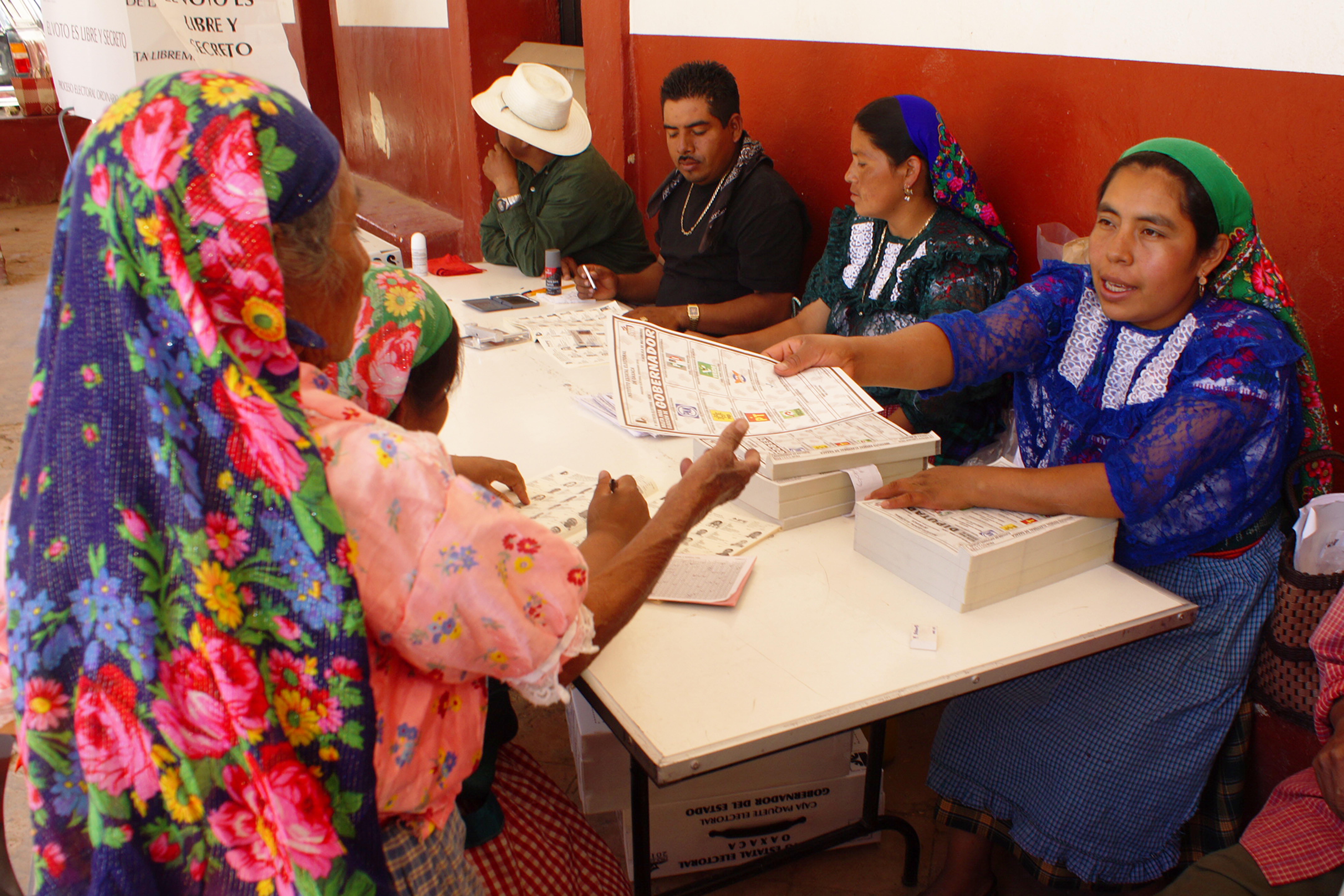 En Oaxaca, 145 mujeres fueron reelectas para ocupar cargos