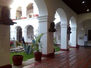 Informan que fisuras en Casa de la Cultura no frenan su operatividad