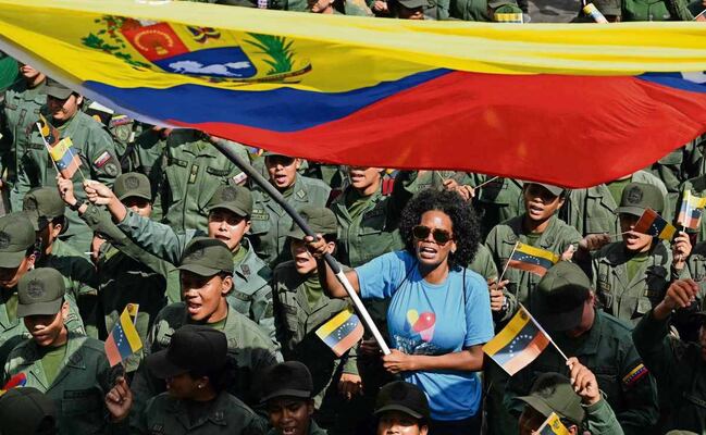 Trump inicia extracción del petróleo de Venezuela; “yo controlaré el dinero”, dice