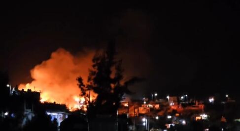 Fuera de control incendio en basurero de Santa María Atzompa, Oaxaca; al menos 20 familias afectadas  