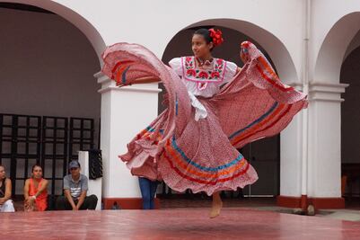 Danza sin límites: Jóvenes sordos bailan  con la vibración del cuerpo