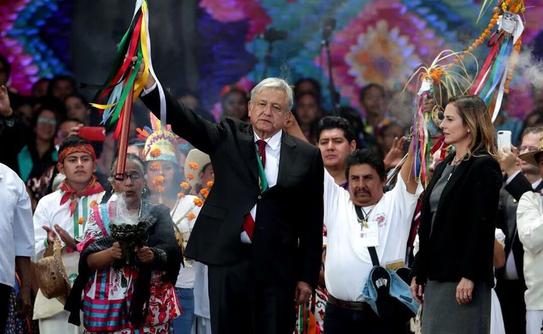 ¿AMLO pude usar bastón de mando aunque no gobierne un pueblo indígena? Esto dicen desde Oaxaca. Foto: Especial