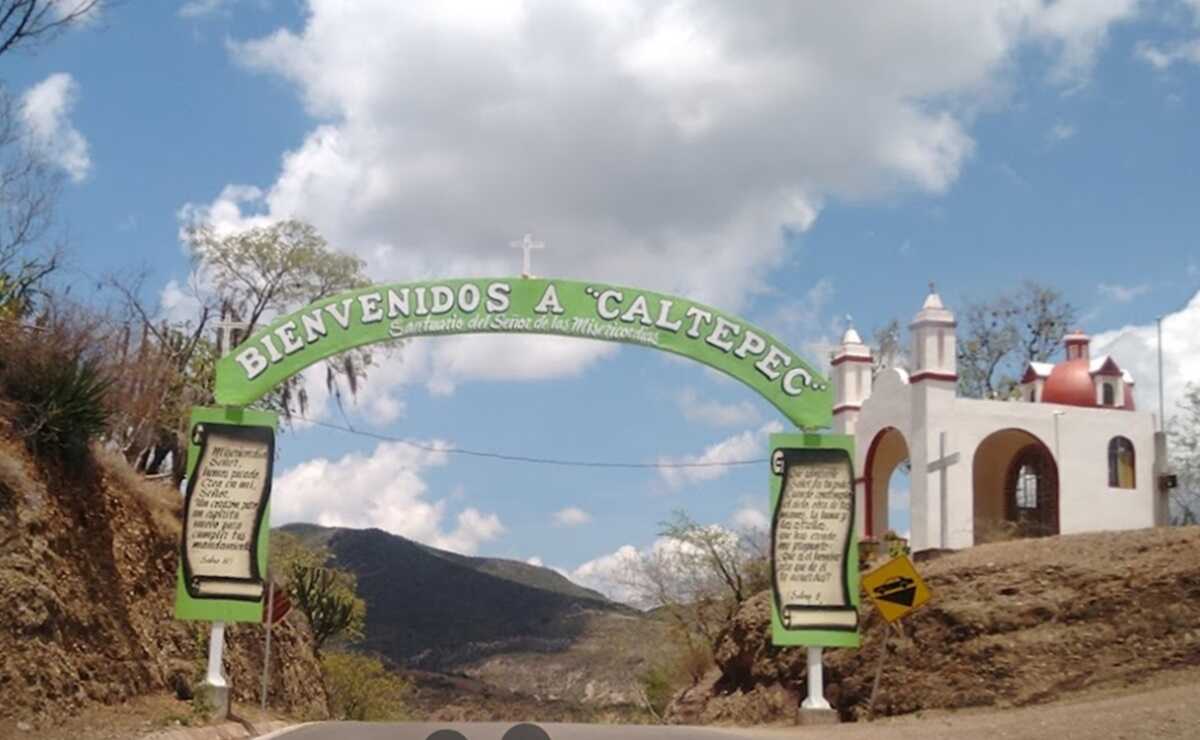 Muere niño de 11 años en explosión de pirotecnia durante procesión de Semana Santa en Puebla, límites con Oaxaca