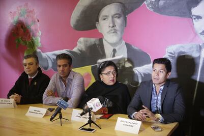 Comunidad muxe alista en Oaxaca Vela “Dándonos la Mano”