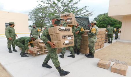 Ejército entrega 28 ventiladores pulmonares a hospital de Juchitán que atenderá Covid-19