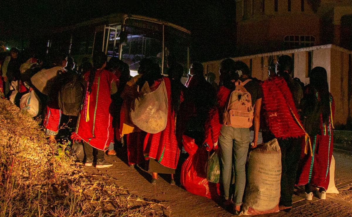 Con caravana a CDMX, desplazados triquis exigen retorno seguro a Tierra Blanca, su comunidad en Oaxaca