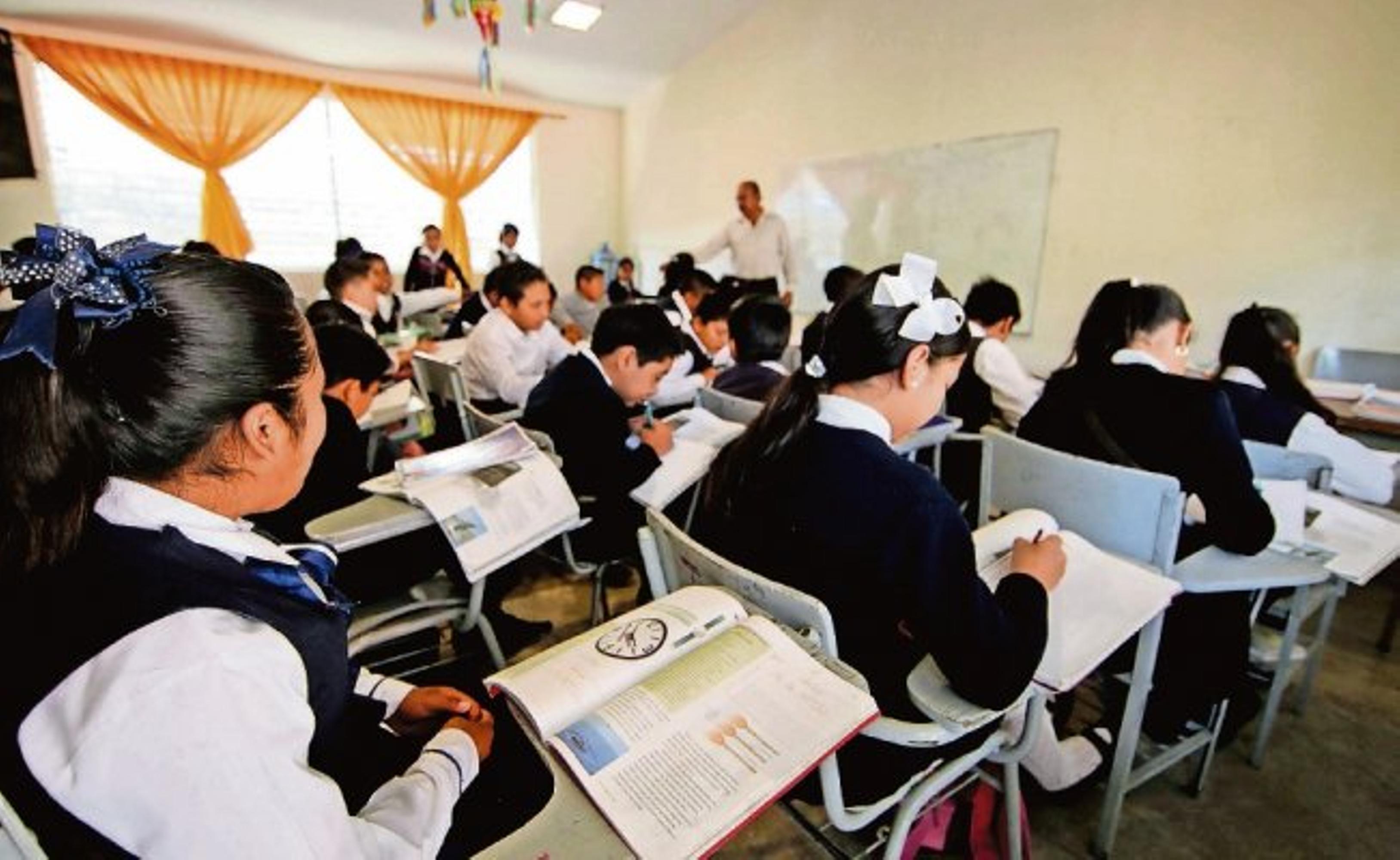 SEP advierte que CNTE no debe sustituir libros de texto