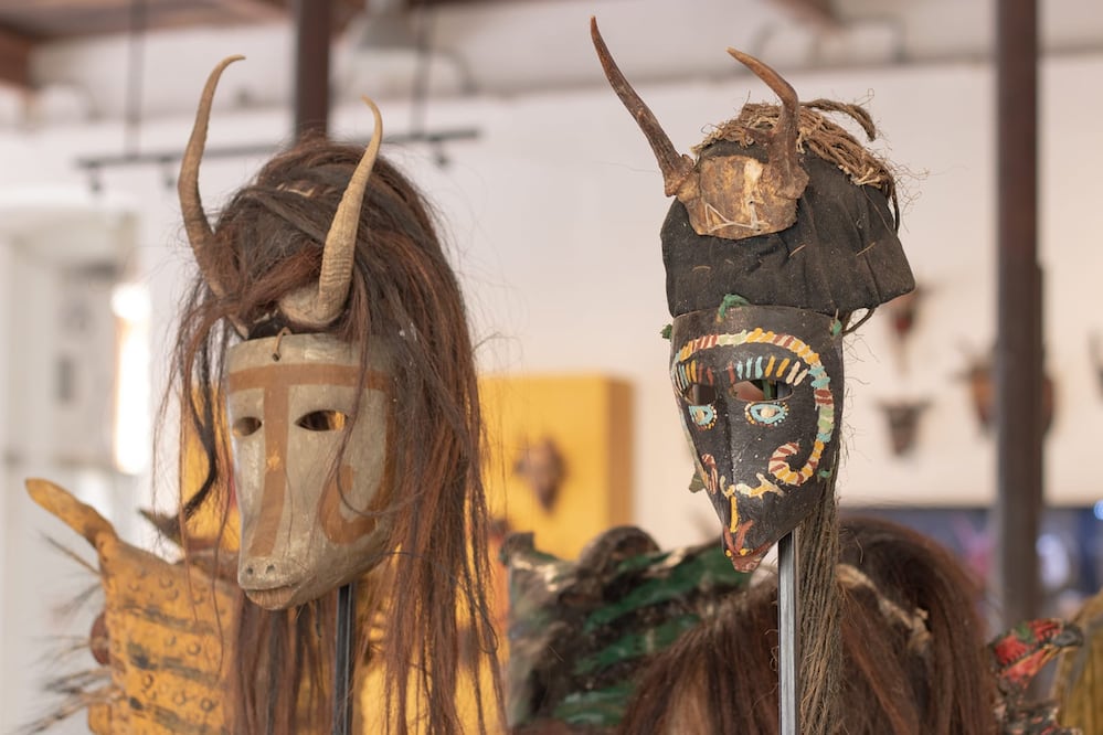 Exponen en el CaSa “Rostros Atemporales”, muestra que reúne 700 máscaras de Oaxaca y del país. Fotos: Especiales