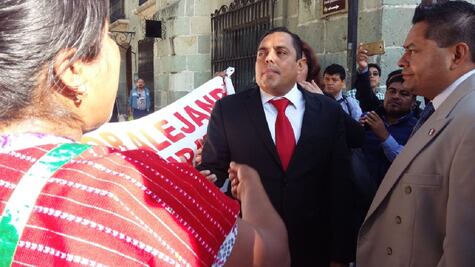 Activistas triquis agreden a policías; víctimas los demandan