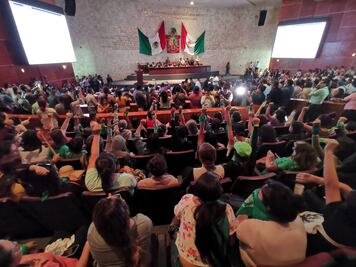 Sin un diputado de Morena, inicia sesión para votar despenalización del aborto en Oaxaca