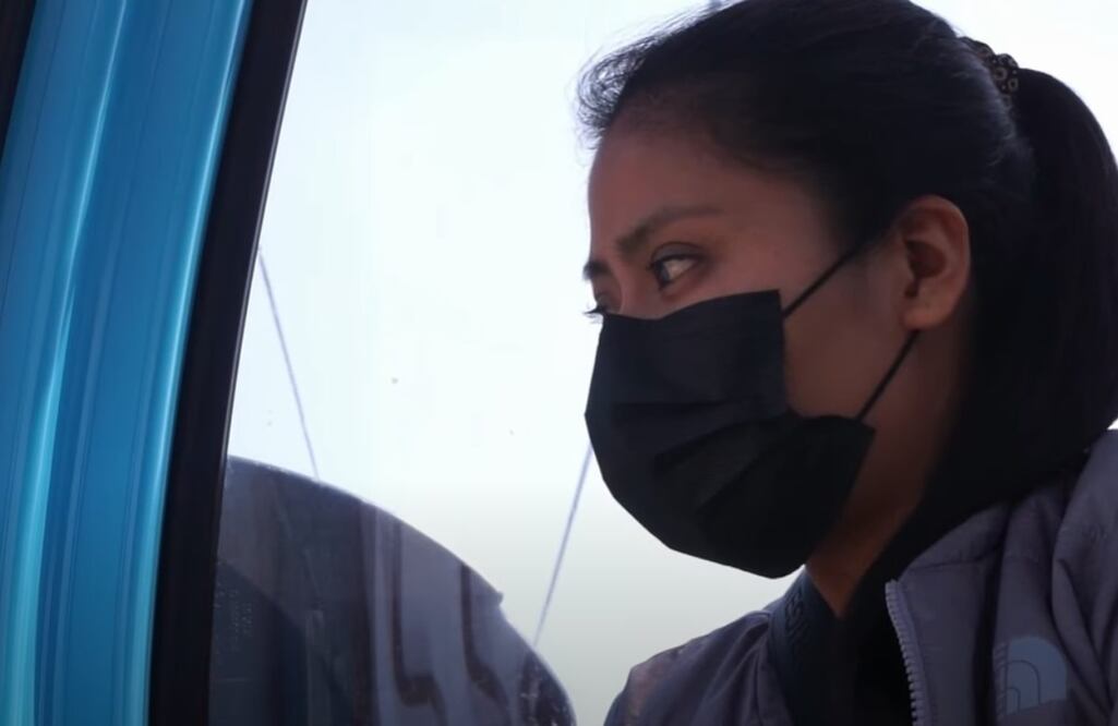 VIDEO: Yalitza Aparicio se subió a la Línea 2 del Cablebús en la CDMX y esto pasó. Foto: Captura de video