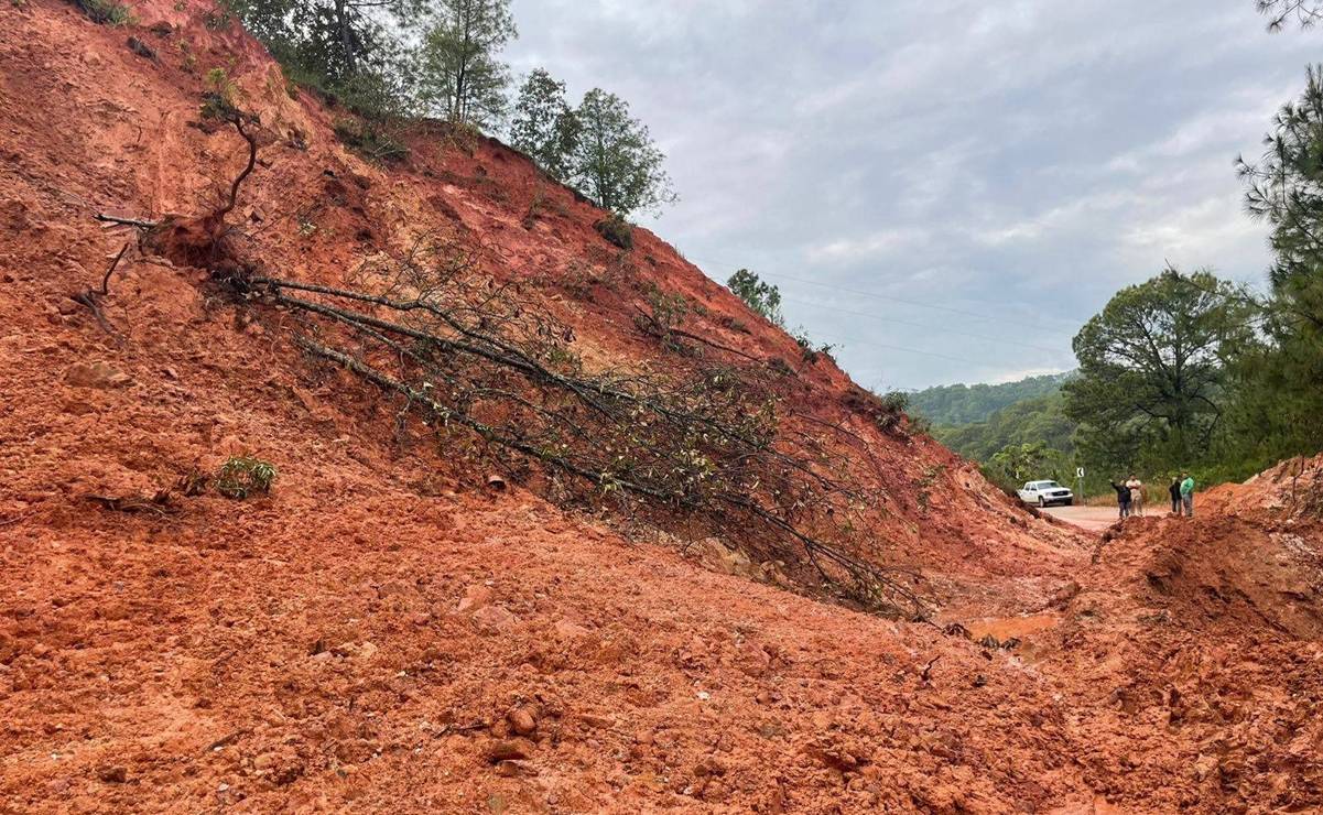 Deslaves por intensas lluvias dejan incomunicadas a 10 comunidades en la región triqui baja de Oaxaca