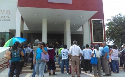 Pega a pensiones desindexación del salario mínimo y creación de UMA