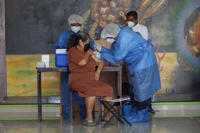 Pese a recibir al menos una dosis de la vacuna, 12 personas han fallecido en Oaxaca por Covid-19