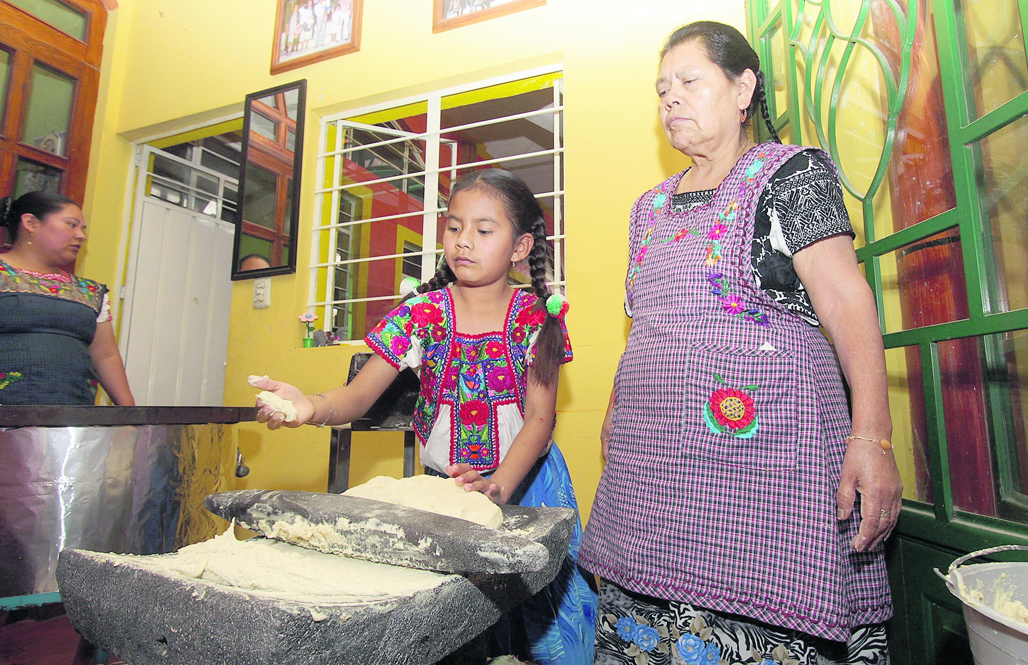 Herencia de cal: madres poblanas del nixtamal