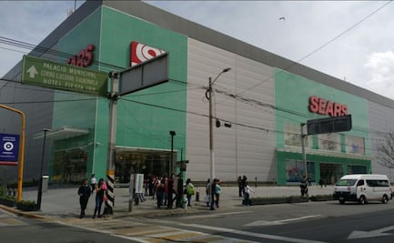 Hombre asesina a dos personas dentro de un Sears; luego se mata